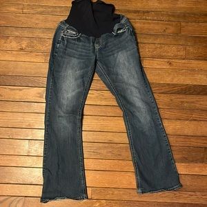Maternity bootcut jeans with back pocket detail. Size Large